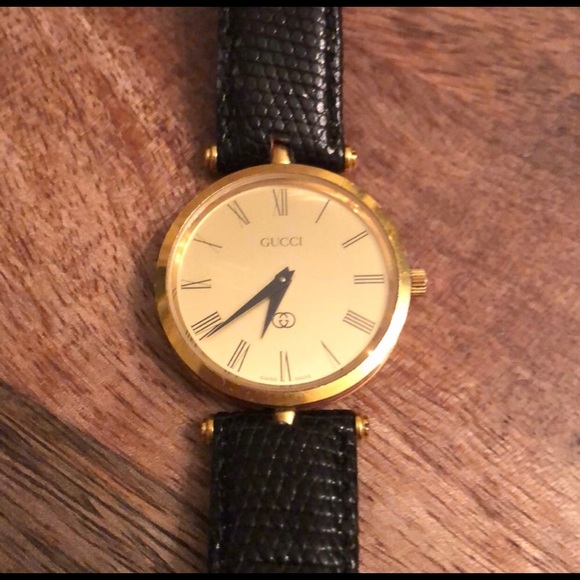 🌹🌹GUCCI Watch with authentic Gucci L - Picture 1 of 8